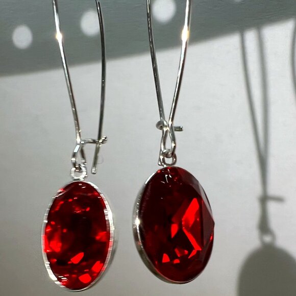 New Never Worn Authentic Swarovski Puzzle Drop Earrings Brilliant Red Crystal - Picture 1 of 4